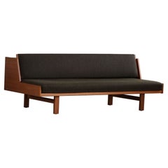 Hans J. Wegner für GETAMA, „GE-258“, Tagesbett aus Teakholz, dänisch, Mitte des Jahrhunderts, 1960er Jahre