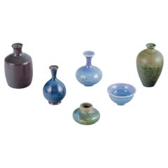Ceramisti da studio europei. Collezione di sei miniature in ceramica uniche.