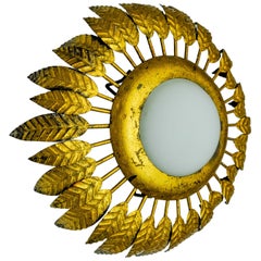 Sonnen-Wandleuchte von Ferro Arte aus Metall, Blattgold und Opalglas, Spanien, 1960