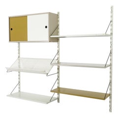 Mueble alto de dos cuerpos Pilastro con armario y revistero, blanco, gris, ocre