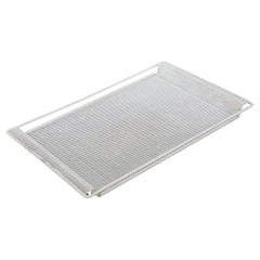 Plateau de service en métal perforé émaillé blanc de style Mategot attribué à Pilastro