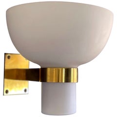Raro aplique de pared Frits Schlegel, cristal opalino y latón, moderno escandinavo