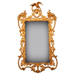 Specchio da parete in legno d'orato intagliato del XVIII secolo in stile georgiano