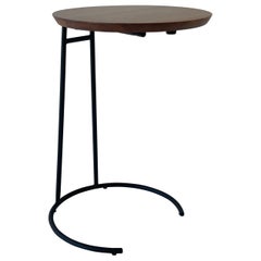 Jens Risom T.710, kleiner Beistelltisch aus Nussbaumholz