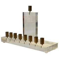 Menorah The Moderns en lucite et laiton