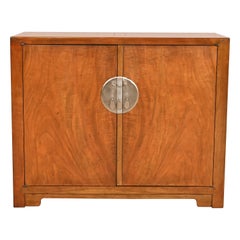 Michael Taylor for Baker Furniture Meuble de bar en noyer lustré Chinoiserie, années 1960