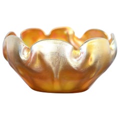 Louis Comfort Tiffany Favrile Iridescent Art Glass Finger Bowl With Ruffled Edge