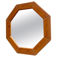 Gran espejo de pared octogonal de madera de pino danés, años 70