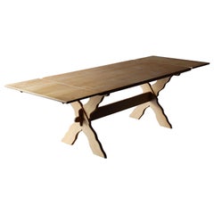 Henning Kjaernulf Attr, Mesa de comedor de roble macizo con hojas, Dinamarca, Años 60
