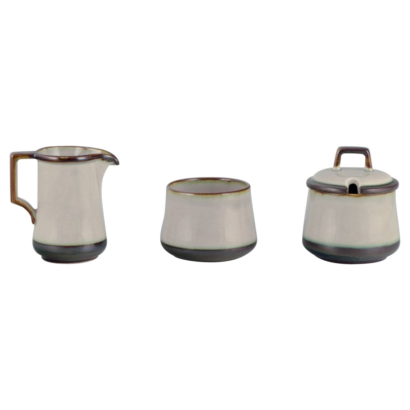 Bing & Grøndahl, Tema. Schale, Zuckerschale und Milchkännchen aus Steingut. 1970er Jahre.