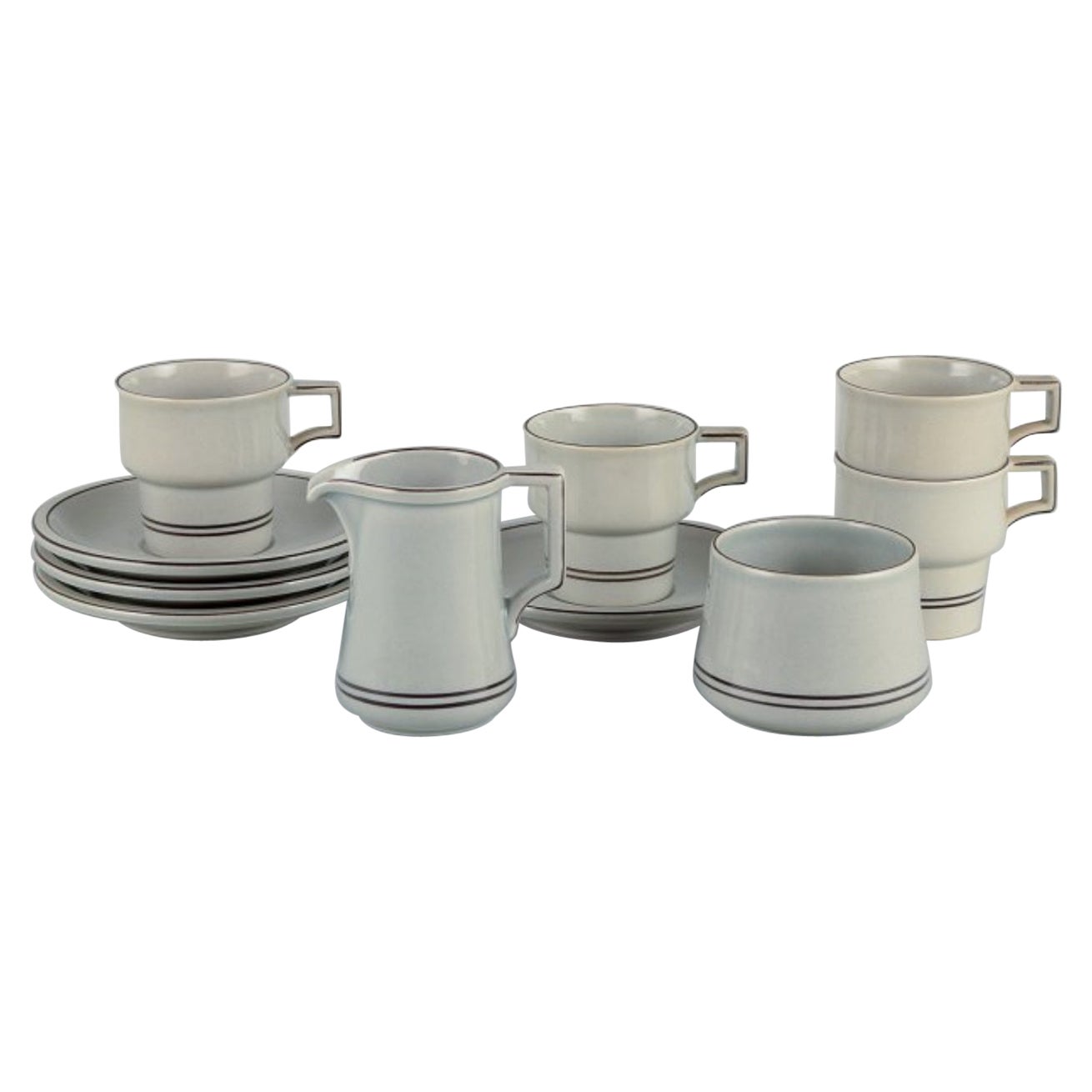 Bing & Grøndahl "Colombia". Cuatro pares de tazas de café de gres.