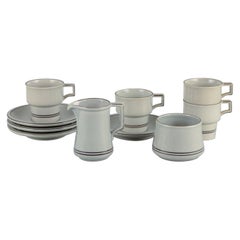 Bing & Grøndahl "Colombia". Cuatro pares de tazas de café de gres.