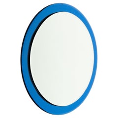 Specchio da parete rotondo del Medioevo con bordo blu in stile Cristal Arte, Italia anni '70