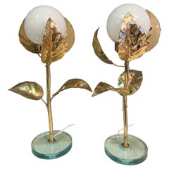 Paire de lampes en forme de fleur en verre Murano blanc et laiton du milieu du siècle dernier 1950