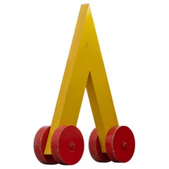 Fritz Schwegler, sculpture jaune abstraite d'angle 1978, installation surdimensionnée