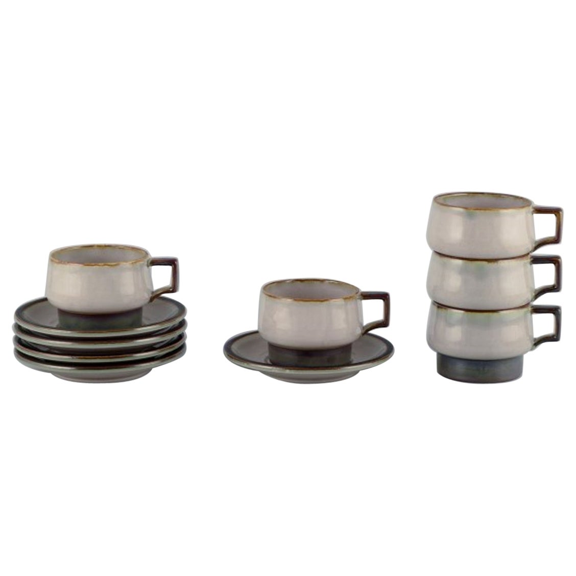 Bing & Grøndahl, "Tema". Cinco juegos de tazas de té en gres. 1970s