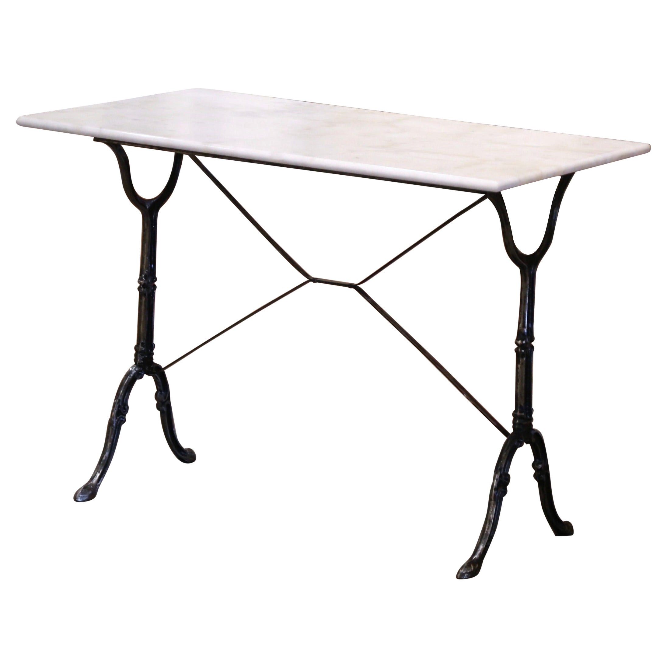 Mesa bistrot francesa de hierro pulido con tapa de mármol de principios del siglo XX