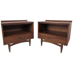 Pair of Mid-Century Sculptura Nightstands by Broyhill