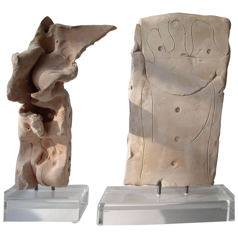 Sculptures en argile d'Emerson Woelffer, abstraites, signées et datées En  vente sur 1stDibs