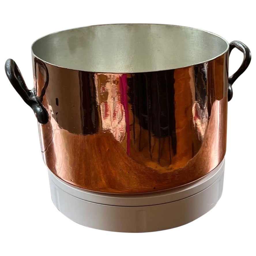 Antique French Copper Bassine à Ragoût - Professionalmente ritamponato e lucidato in vendita