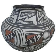Early 1920s Century Native American Zuni Pottery Jar