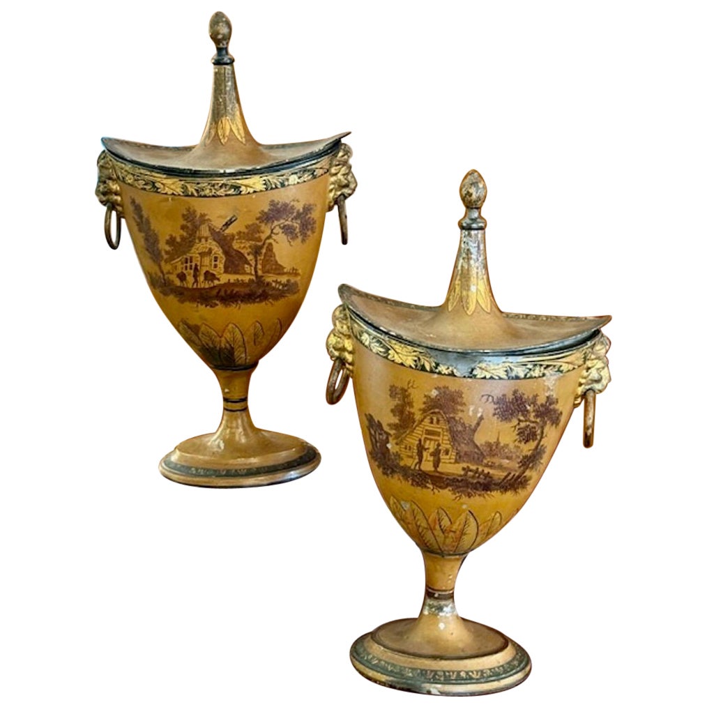 Coppia di urne in stile Reggenza del XIX secolo