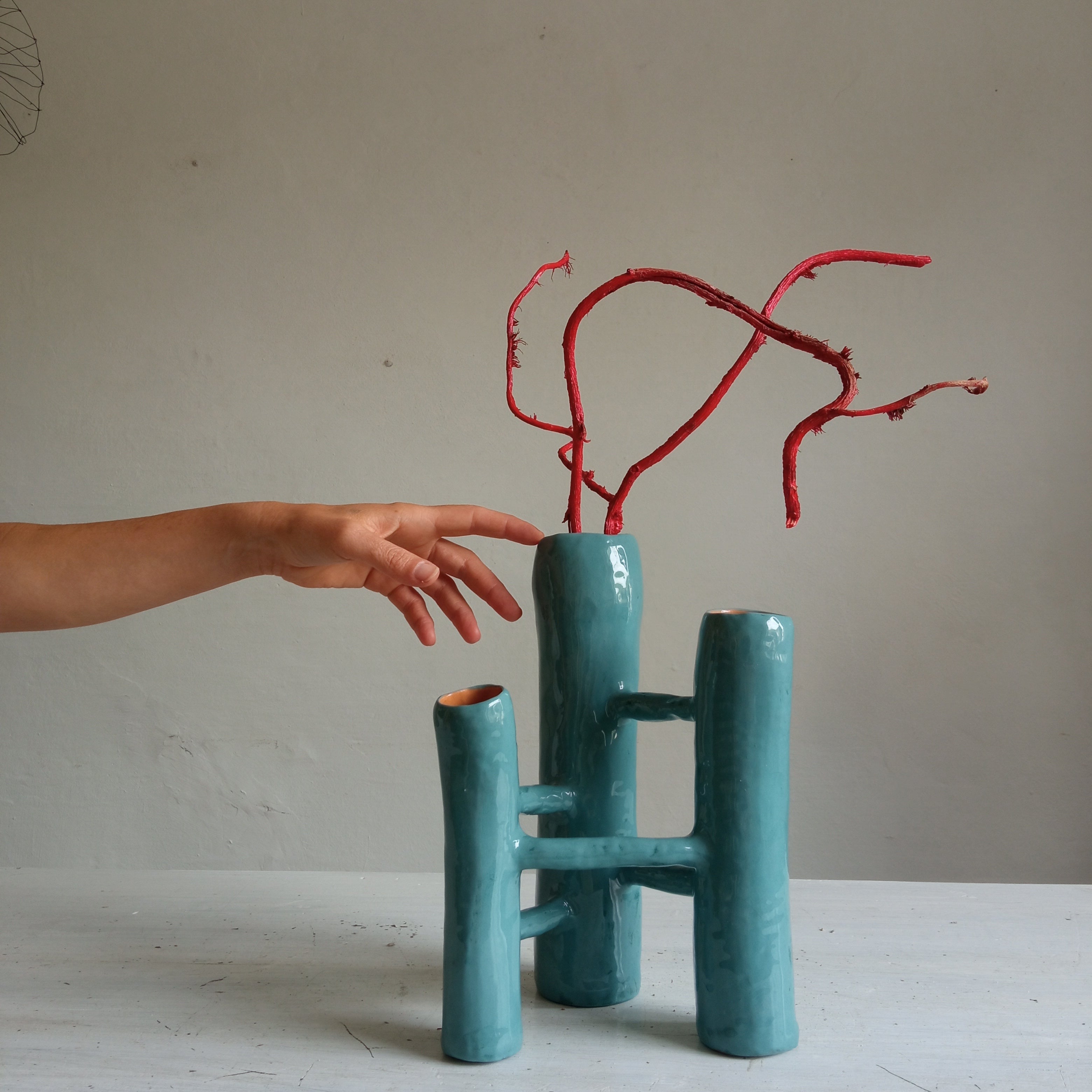 Vasi Comunicanti 3 elementos AZUL-VERDE en cerámica Siglo XXI by Chiara Berta