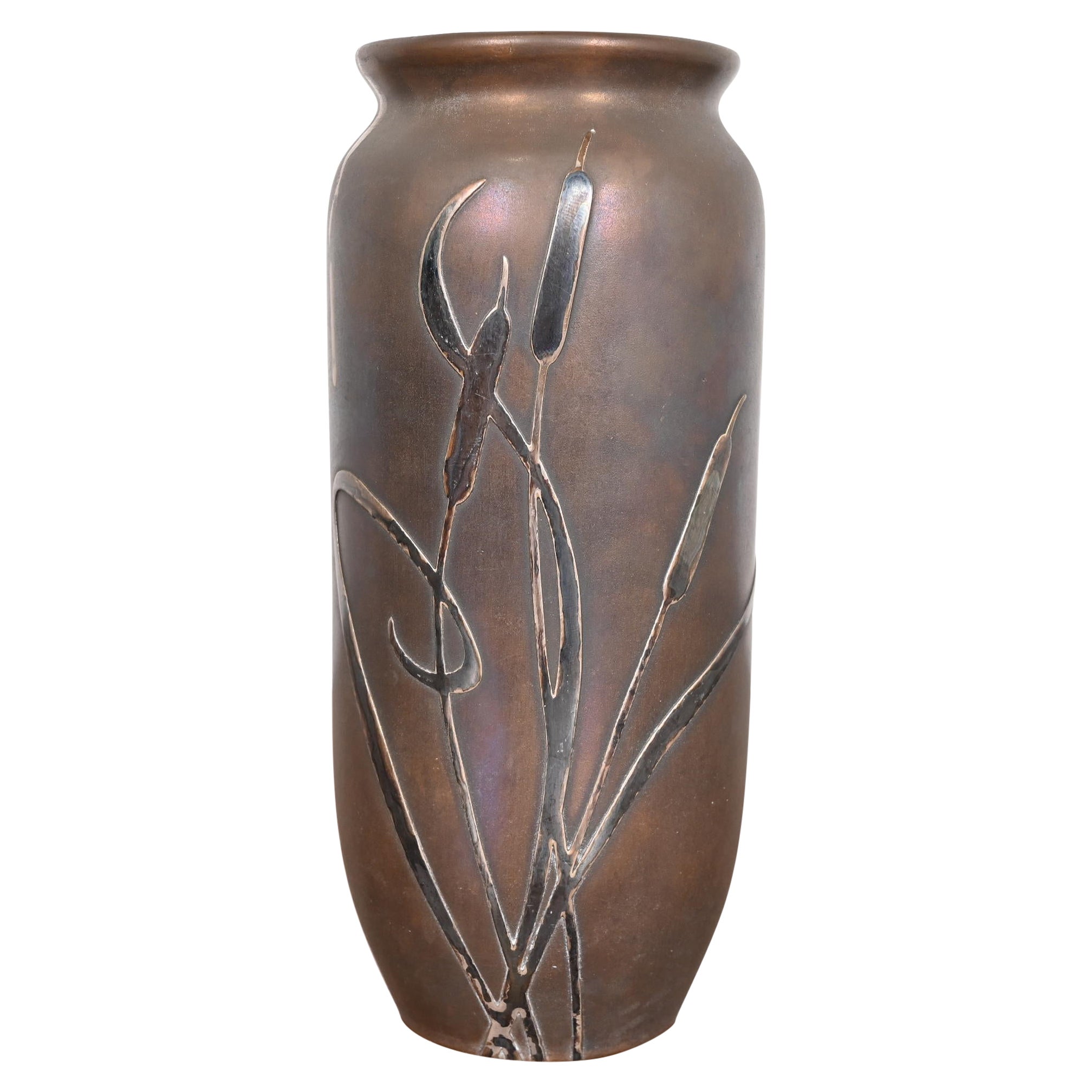Vaso Heintz Arts & Crafts in argento sterling e bronzo con motivo a gattaiola in vendita