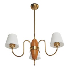 Schwedischer Designer, Kronleuchter, Messing, Eiche, Stoff, Schweden, 1940er Jahre