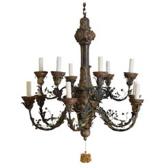 Lustre à 12 lumières en bois peint et papier mâché d'époque Louis XIV, 18e siècle