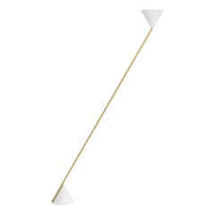 Lampadaire Chapeau Blanc, Cone Up, d'Atelier Areti