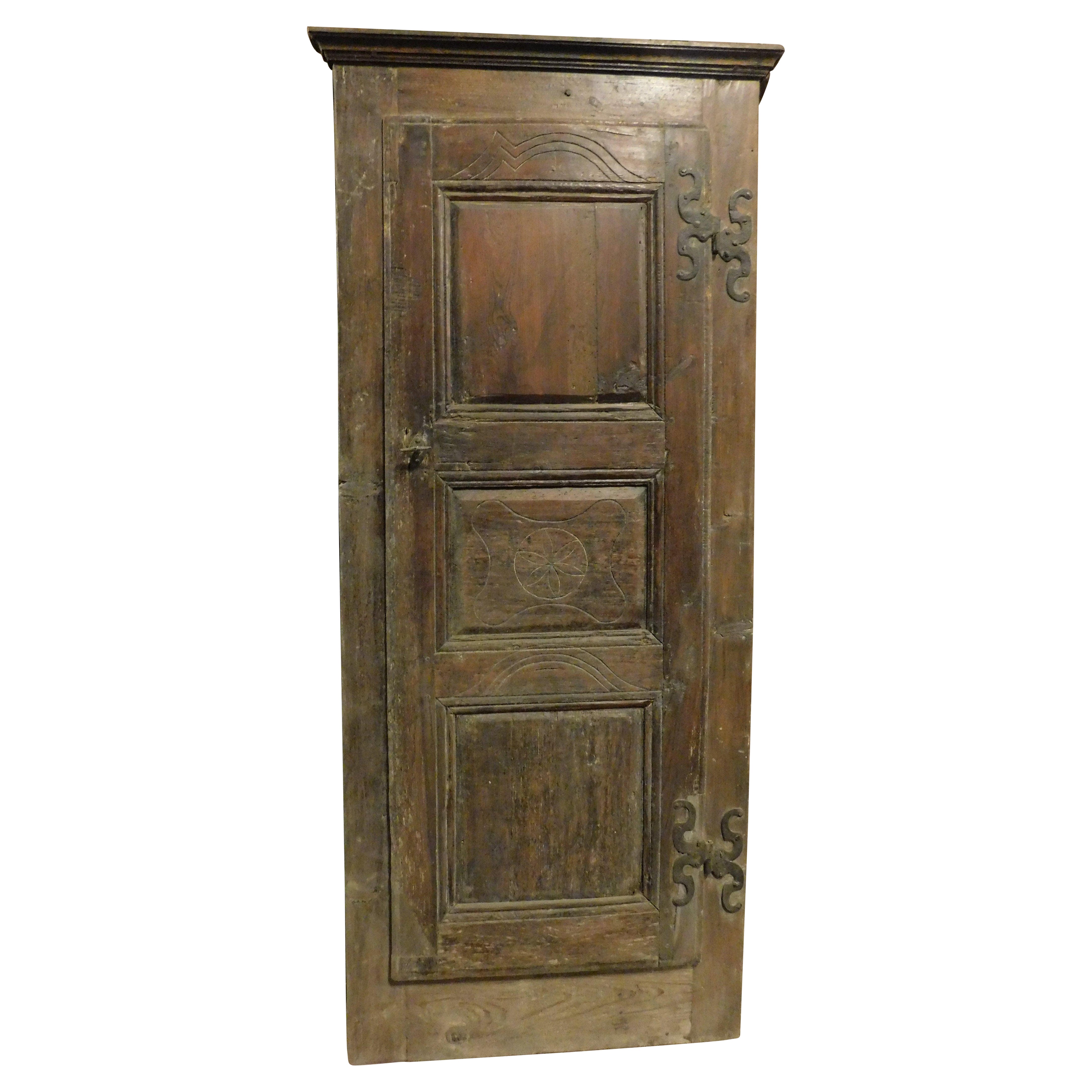 Placard, chestnut wall cabinet, Italy
