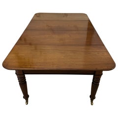 Mesa de comedor extensible de caoba de 10/12 plazas de la Regencia Antigua de calidad excepcional
