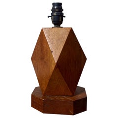Lámpara de mesa brutalista de roble de mediados del siglo XX