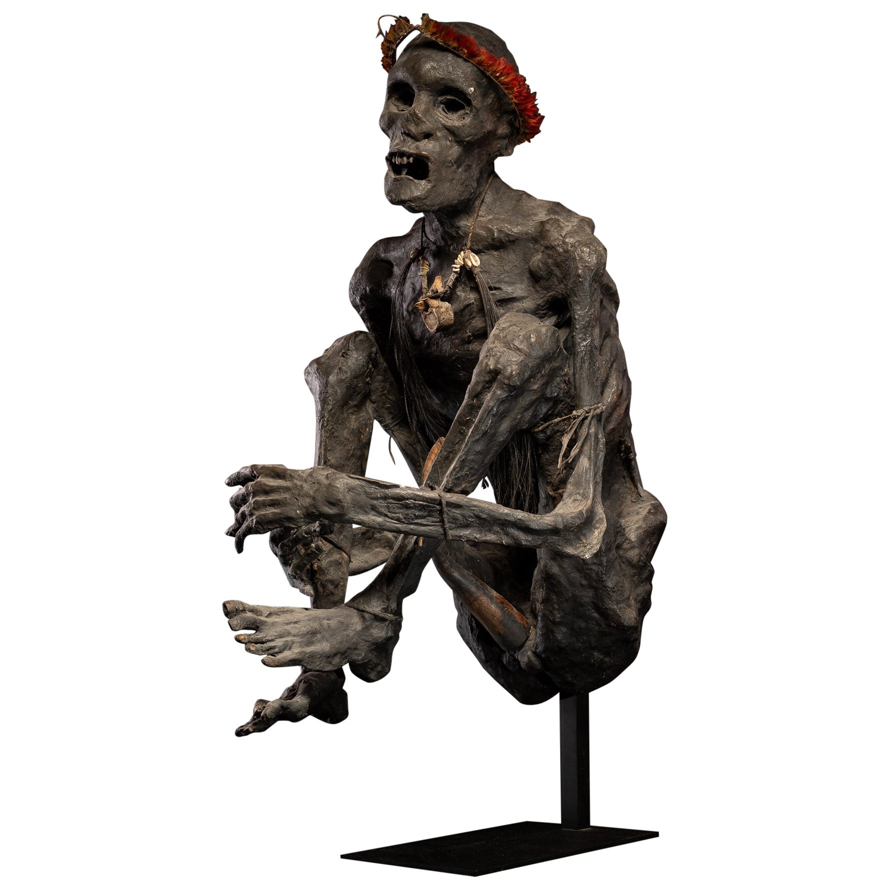 Modelo escultórico de un Mummie ahumado, Papúa Nueva Guinea, papel maché, s. XX