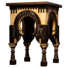 Table d'appoint originale du 19ème siècle par Carlo Bugatti (1856-1940).