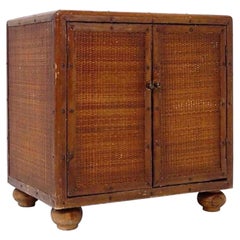 Vintage-Sideboard aus Rattan und Leder - 2 Türen - Kommode mit Kugelfüßen