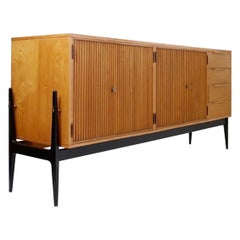 Buffet Alfred Hendrickx avec quatre portes et quatre tiroirs (vers 1956)