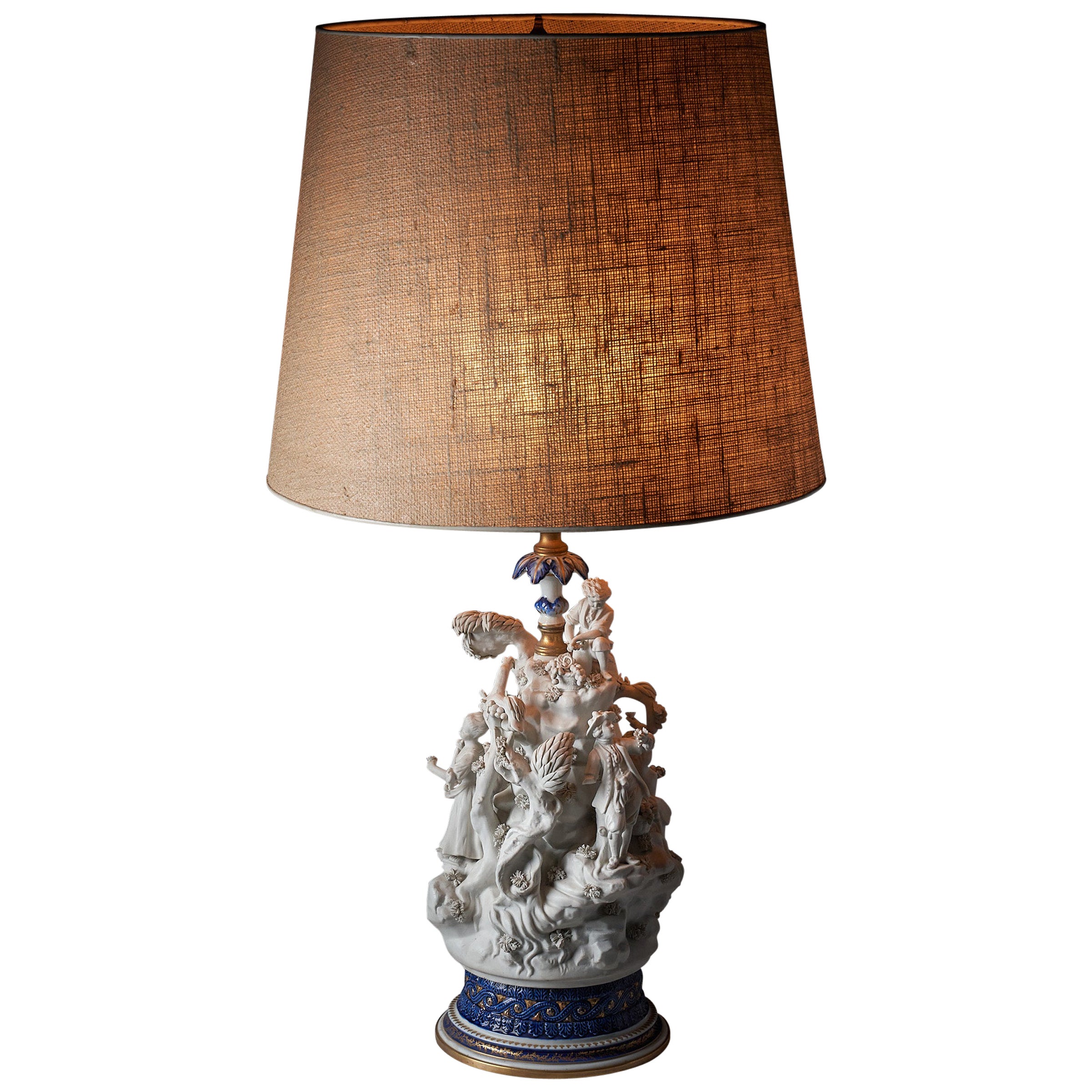 Mangani-Porzellan-Tischlampe mit geformten Figuren, Italien, 20. Jahrhundert