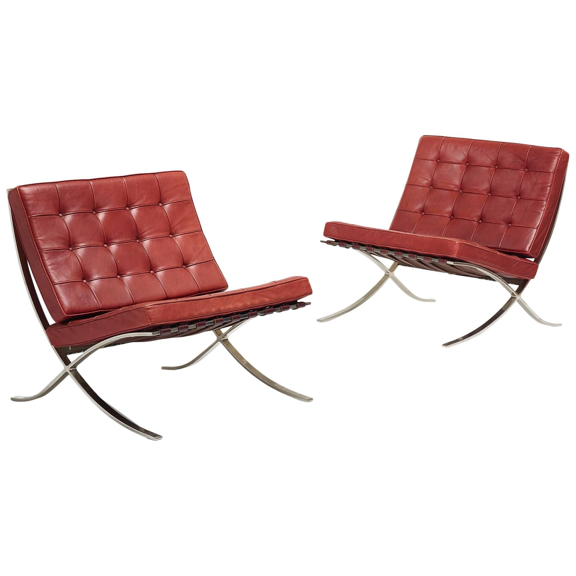 Pair of Barcelona Chairs by Ludwig Mies van der Rohe for Knoll International For Sale