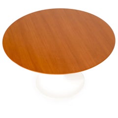 Table Tulip d'Eero Saarinen pour Knoll International, USA 1958.