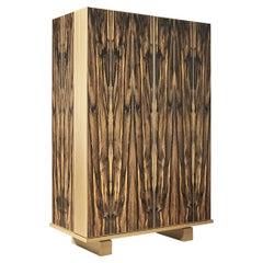 NUEVO PRECIO - OFERTA ESPECIAL Armario contemporáneo de madera de Hervé Langlais