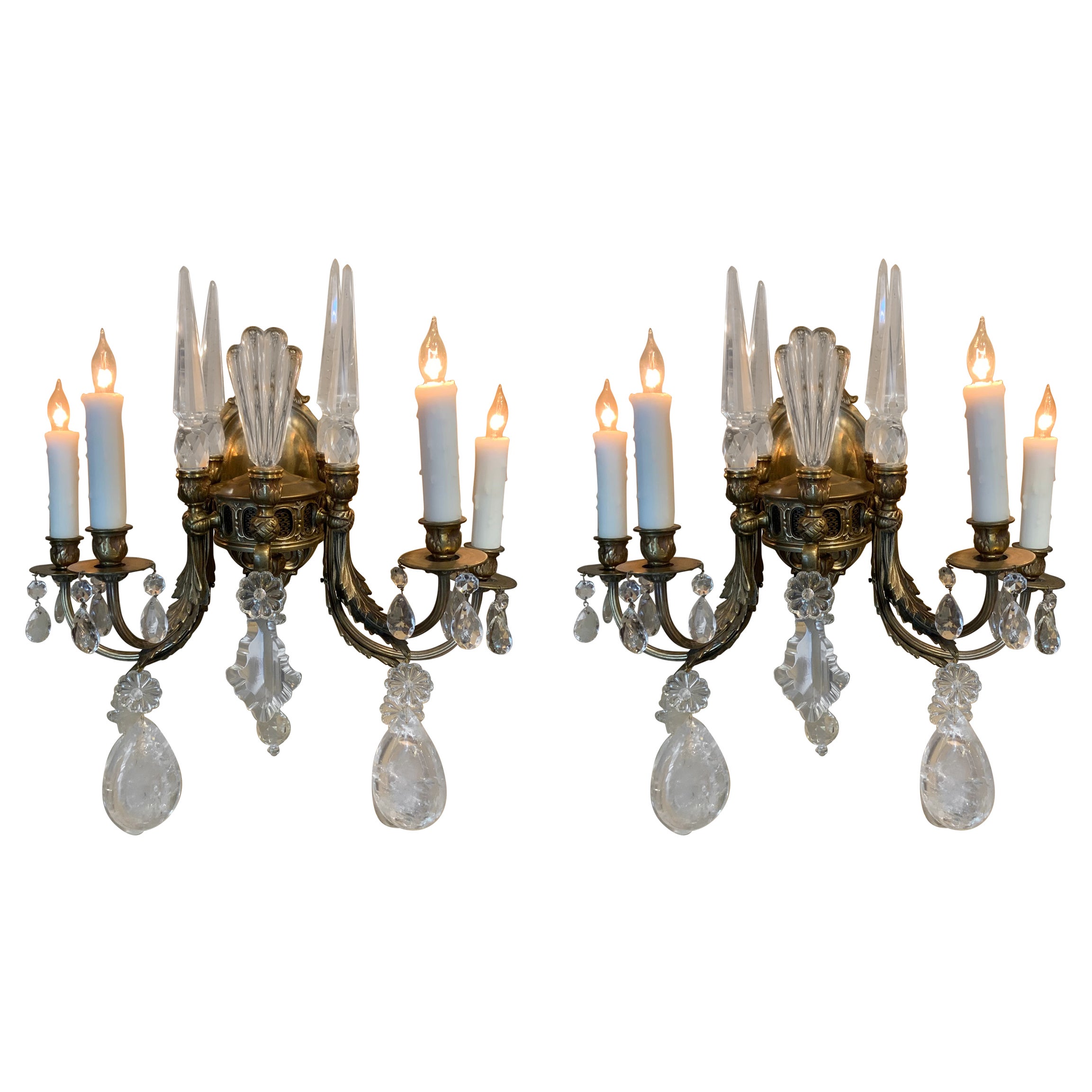 Coppia di oggetti in bronzo dorato e roccia  Applique a quattro luci in cristallo