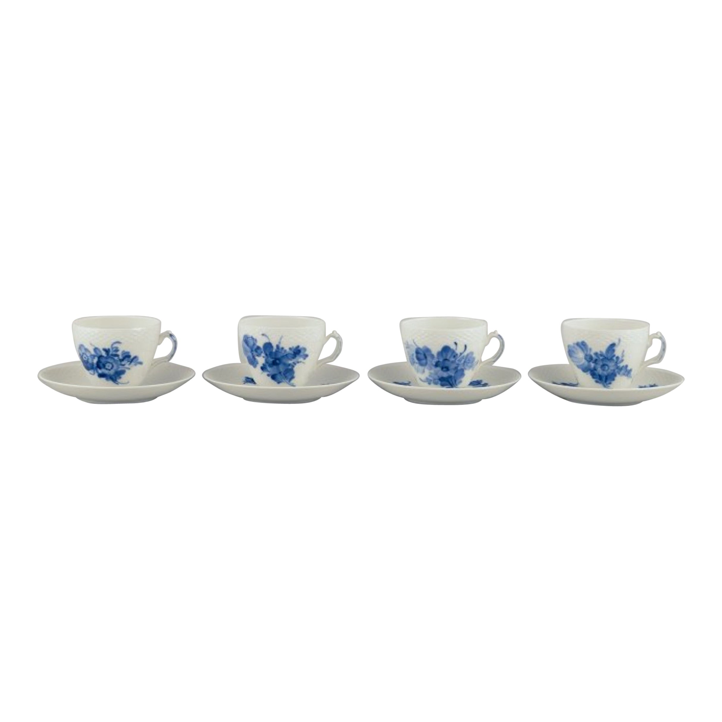 Royal Copenhagen, Blue Flower Braided. Four coffee cups and saucers in porcelain