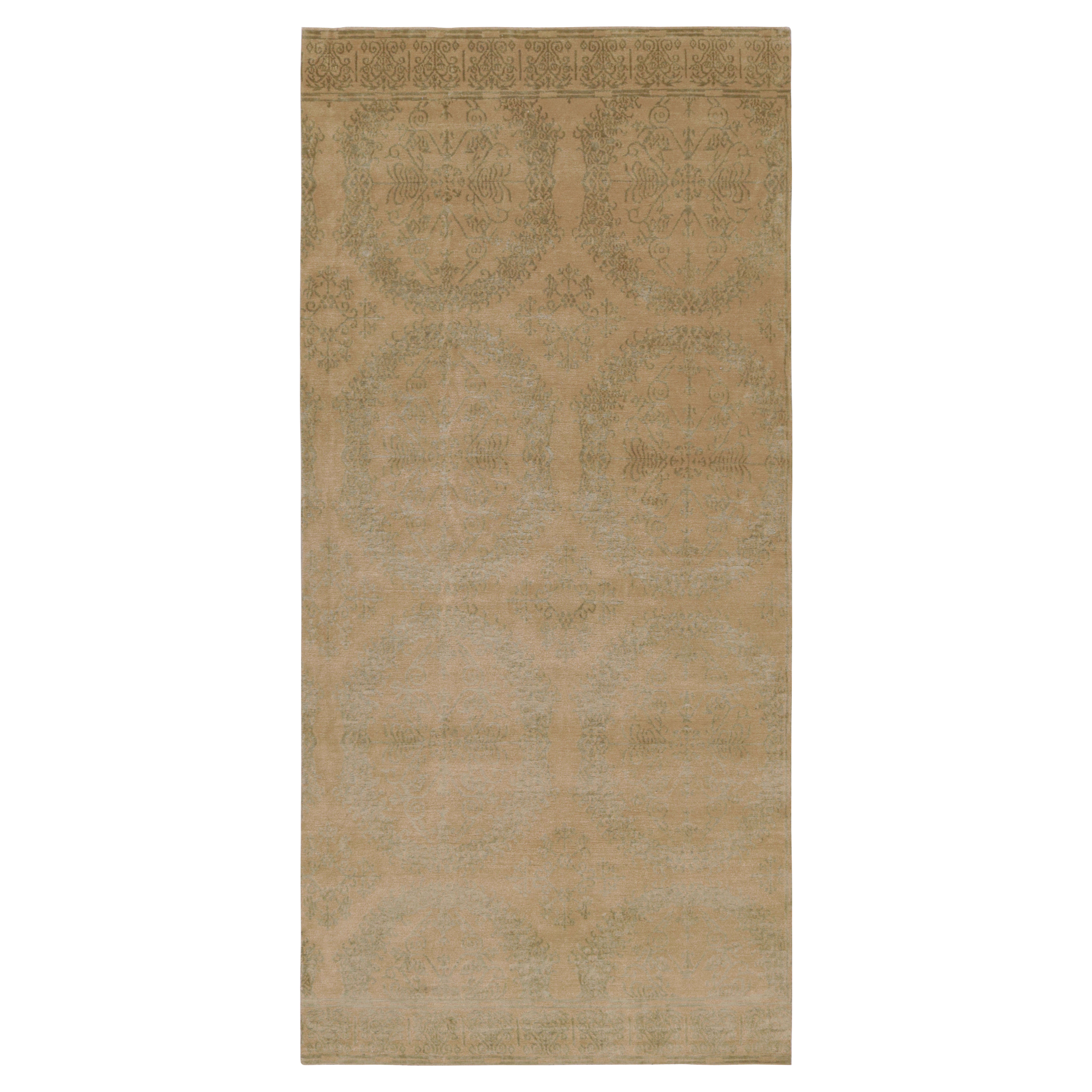 Rug & Kilim's Teppich im europäischen Stil mit beige-braunem und grünem Medaillon-Muster