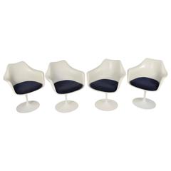 Set of Four Eero Saarinen for Knoll Tulip Chairs with Arms