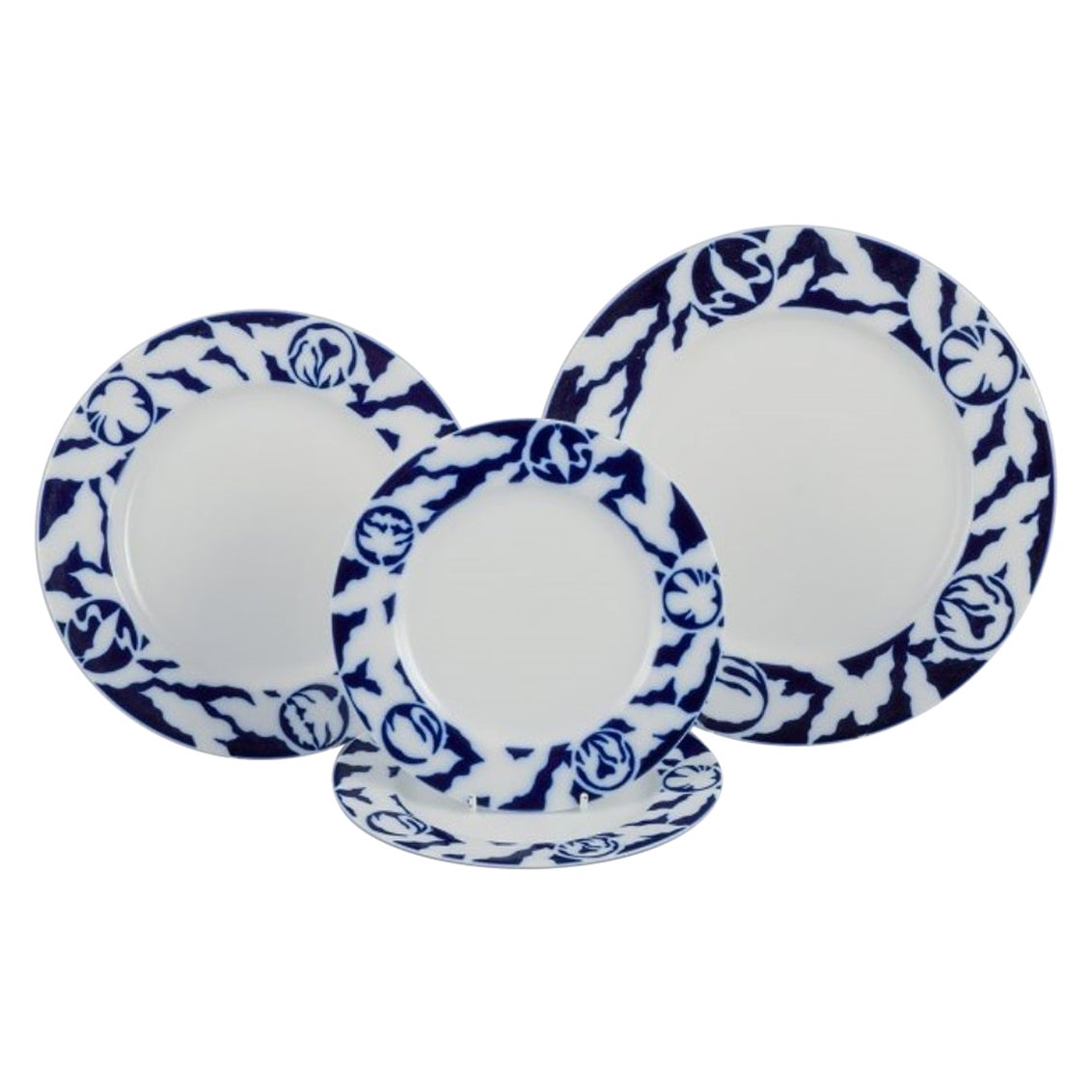 Lin Utzon pour Rosenthal, Allemagne. Quatre assiettes en porcelaine