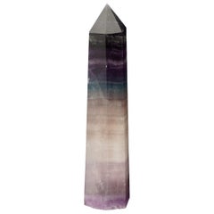 Elegante obelisco de fluorita de China