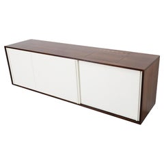 Crédence murale flottante en wengé avec meuble tourne-disque sur mesure de Martin Visser
