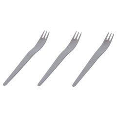 Arne Jacobsen para Georg Jensen. Tres tenedores largos para ensalada de acero inoxidable.